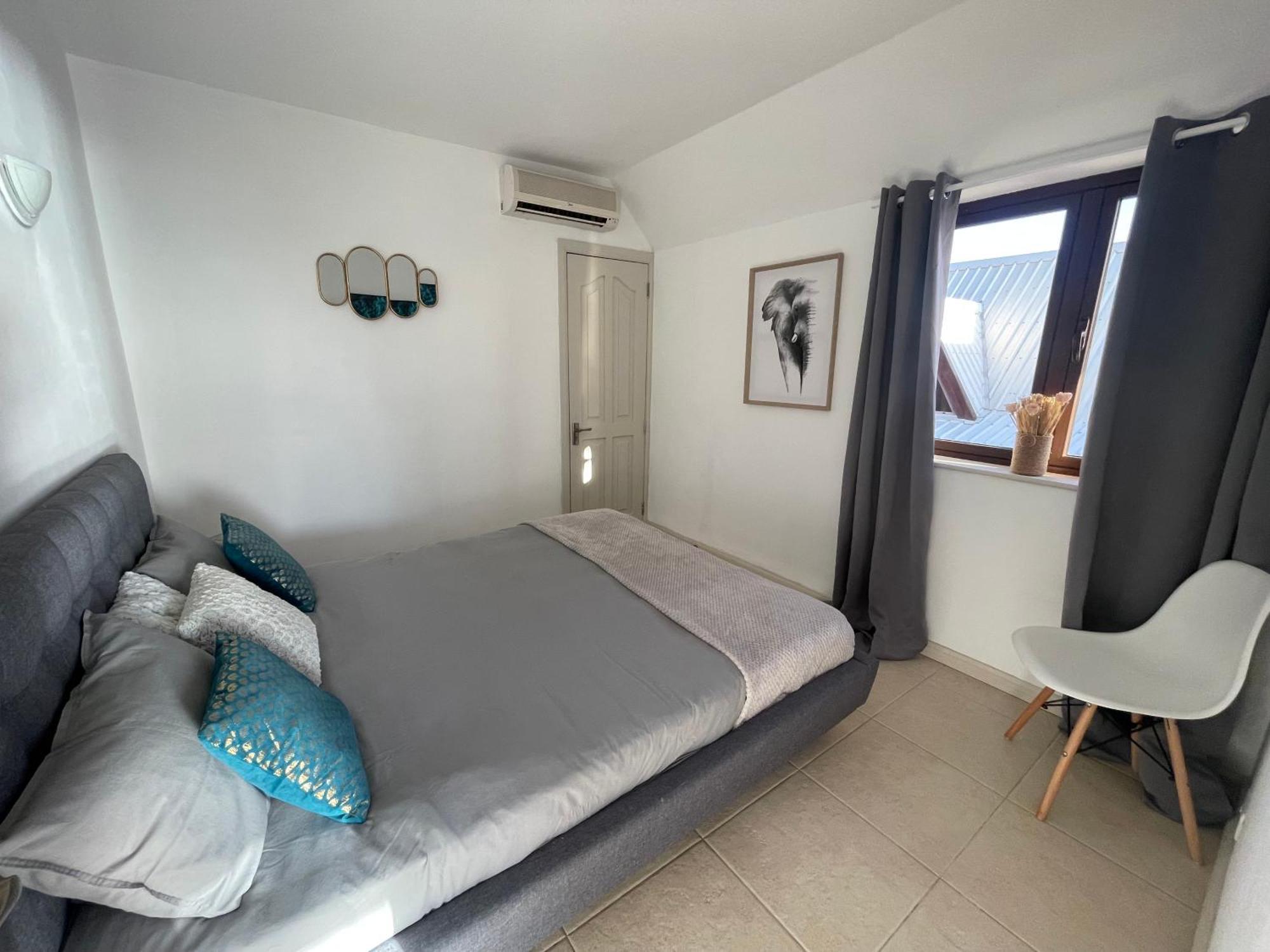 Sunset View Apartment Riviere Noire Ngoại thất bức ảnh